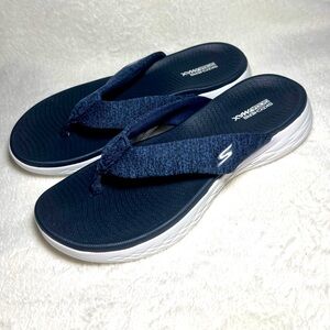Skechers Goga Max Blue Women’s‎ Flip Flop Sandals Sz 7